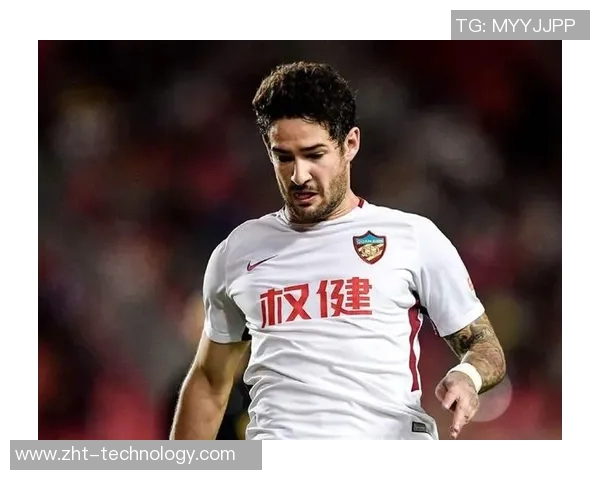 中超激战里昂与AC米兰战平红牌事件引发全场热议与转会传闻