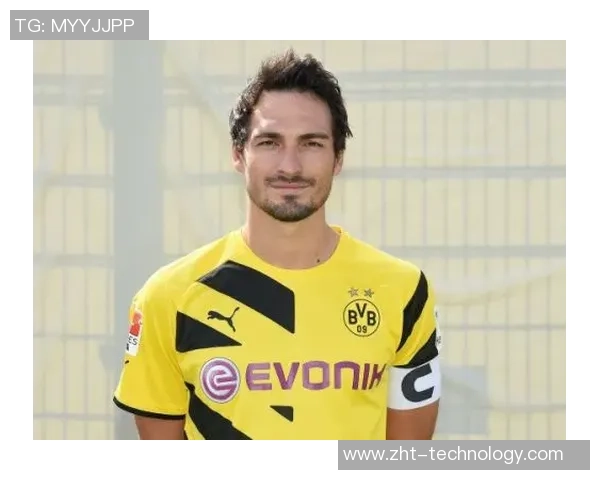 英超激战：多特蒙德逆转巴萨红牌争议引发全场热议