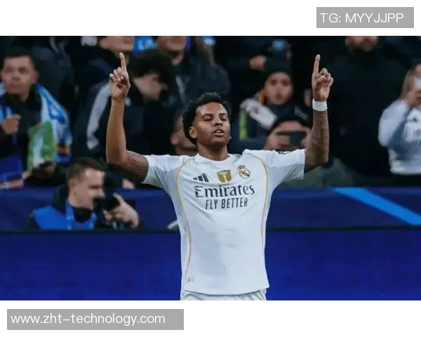 德甲激战:皇马大胜本菲卡红牌事件引发全场热议与战术分析 德甲激战:皇马大胜本菲卡红牌事件引发全场热议与战术分析