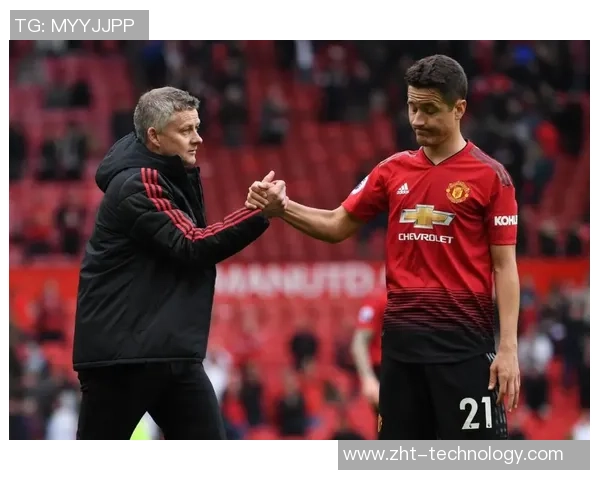 友谊赛精彩对决巴黎圣日耳曼险胜曼联红牌事件引发全场热议