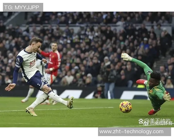 中超激战曼联与热刺握手言和绝杀瞬间成历史冷门引发全场狂欢 中超激战曼联与热刺握手言和绝杀瞬间成历史冷门引发全场狂欢