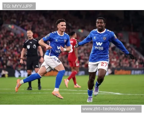 中超激战：莱比锡与利物浦战平乌龙球引发全场热议与数据分析