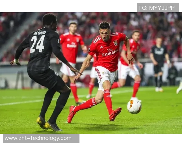 德甲焦点战曼联与本菲卡握手言和乌龙球成比赛转折点解析