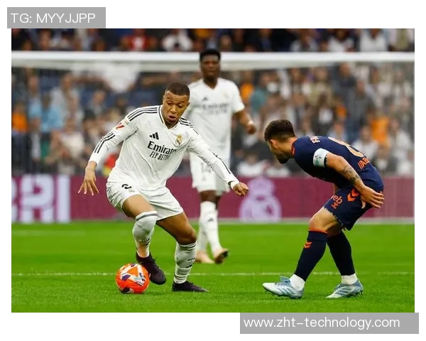 国王杯激战皇马与巴萨握手言和意外平局引发全场热烈讨论