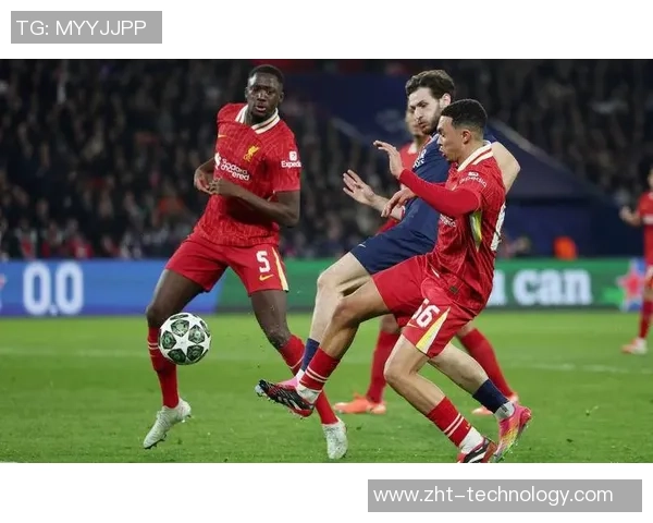 欧冠激战：利物浦4-0逆转巴黎圣日耳曼争议判罚引发全场沸腾