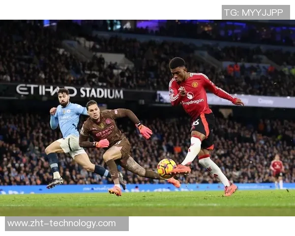 欧联杯惊天逆转曼联4-3战胜曼城绝杀瞬间引发转会热议