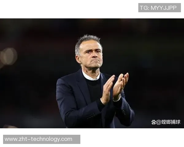 欧联杯精彩对决利物浦逆转巴黎圣日耳曼引爆全场热情与转会传闻